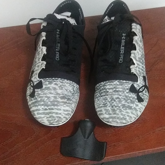 NEW Under Armor Run Fast - Picture 2 of 12